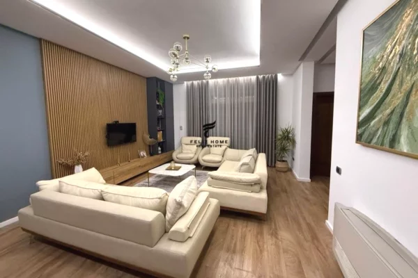 Shtepi me qera 3+1 ne Tirane - 1,000 Euro