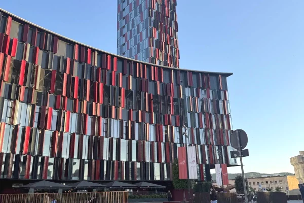 Business Property for Rent 3+1 in Tirana - 6,900 Euro