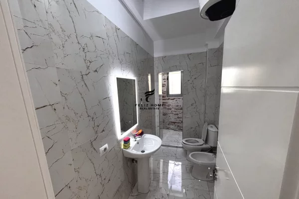 ZYRE ME QERA 75 M2 RRUGA E DIBRES 500 EURO