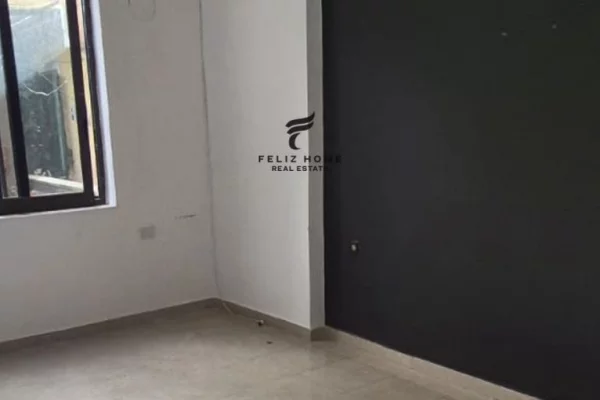 Shtepi me qera 6+1 ne Tirane - 1,300 Euro