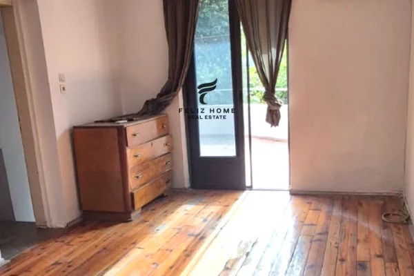 Shtepi me qera 6+1 ne Tirane - 1,300 Euro