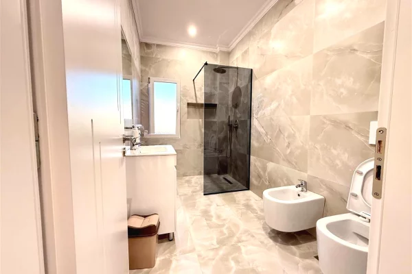 Shtepi me qera Apartament ne Tirane, 1+1, Mobilimi E mobiluar, Pagesa 600  Euro.