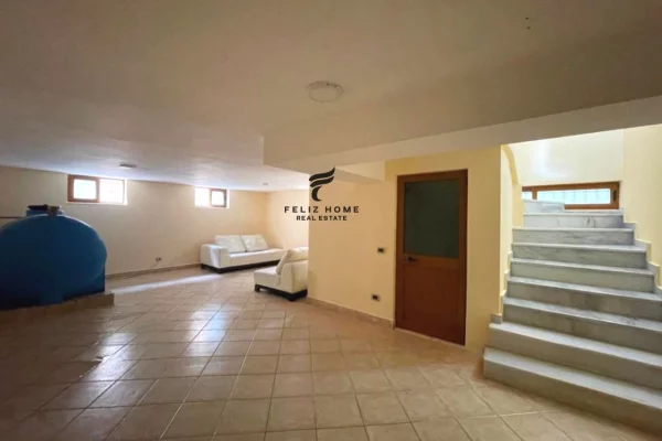 Shtepi me qera 3+1 ne Tirane - 1,200 Euro