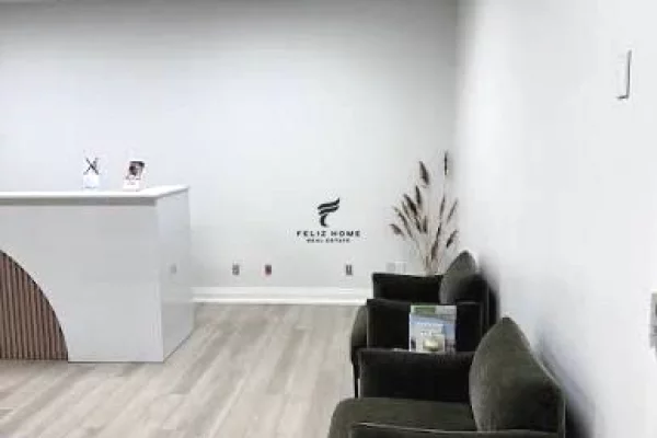 Business Property for Rent 3+1 in Tirana - 70,000 Leke