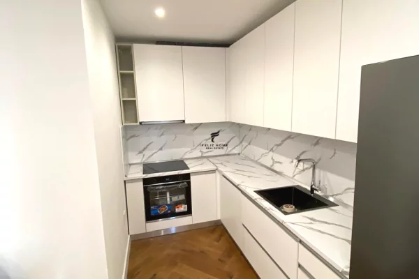 Shtepi me qera 2+1 ne Tirane - 2,000 Euro