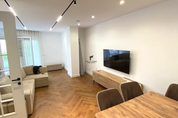 Shtepi me qera 2+1 ne Tirane - 2,000 Euro