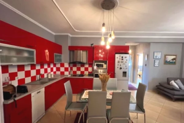 Shtepi me qera 2+1 ne Tirane - 60,000 Leke