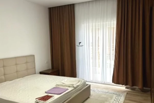 Shtepi me qera Apartament ne Tirane, 3+1, Mobilimi E mobiluar, Pagesa 700  Euro.