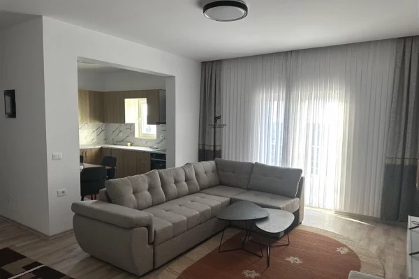 Shtepi me qera 3+1 ne Tirane - 700 Euro