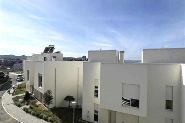 Business Property for Rent 3+1 in Tirana - 1,400 Euro