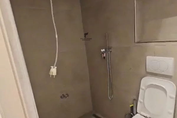 ZYRE ME QERA 50 M2 RRUGA BARDHYL I 50.000 LEKE