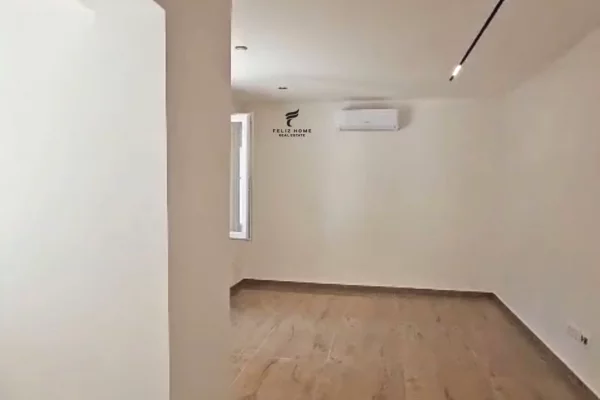 Business Property for Rent 3+1 in Tirana - 50,000 Leke