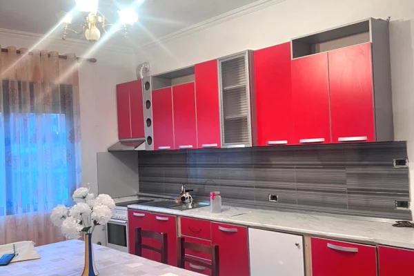 Shtepi me qera 2+1 ne Tirane - 50,000 Leke