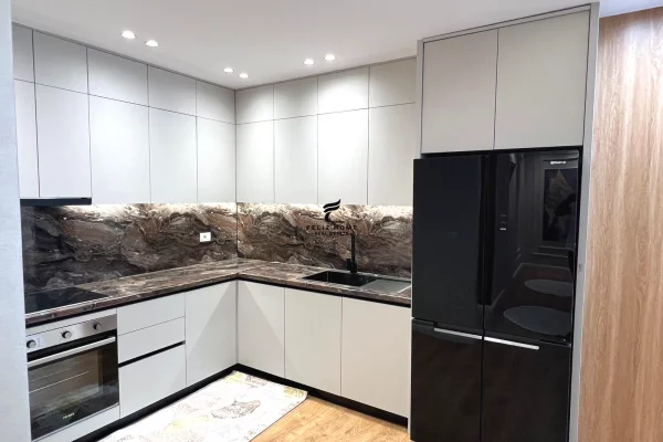 Shtepi ne shitje Apartament ne Tirane, 2+1, Mobilimi E mobiluar, Pagesa 173,000  Euro.