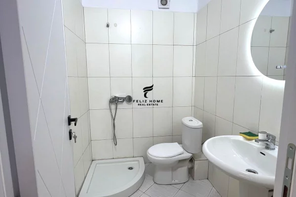 Shtepi ne shitje Apartament ne Tirane, 2+1, Mobilimi E mobiluar, Pagesa 173,000  Euro.