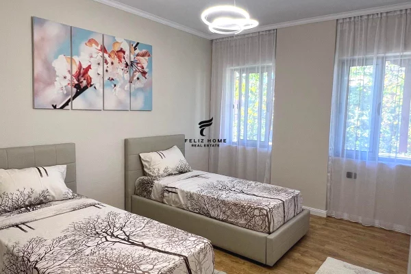 Shtepi ne shitje Apartament ne Tirane, 2+1, Mobilimi E mobiluar, Pagesa 173,000  Euro.
