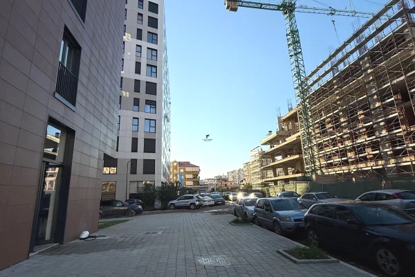 Business Property for Rent 1+1 in Tirana - 700 Euro