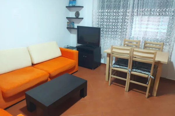 Shtepi me qera Apartament ne Tirane, 1+1, Mobilimi E mobiluar, Pagesa 50,000  Leke.