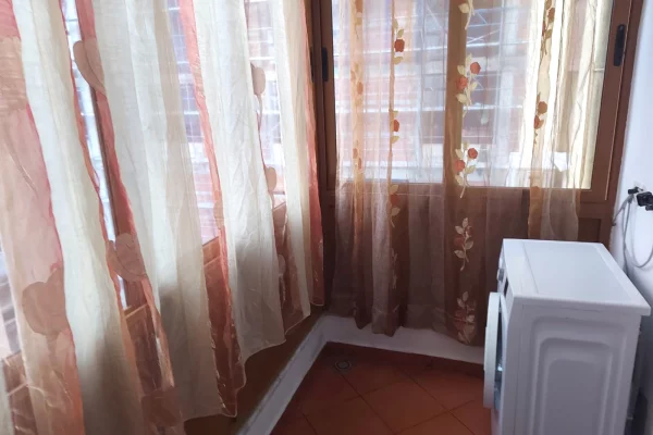 Shtepi me qera Apartament ne Tirane, 1+1, Mobilimi E mobiluar, Pagesa 50,000  Leke.