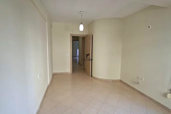 Shtepi ne shitje 3+1 ne Tirane - 280,000 Euro