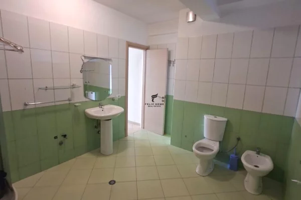 Shtepi ne shitje Apartament ne Tirane, 3+1, Mobilimi Bosh, pa mobiluar, Pagesa 280,000  Euro.