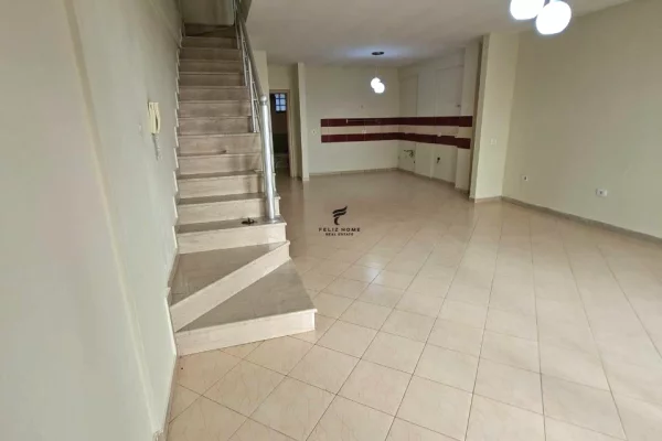 Shtepi ne shitje Apartament ne Tirane, 3+1, Mobilimi Bosh, pa mobiluar, Pagesa 280,000  Euro.