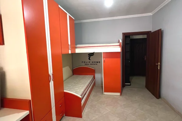Shtepi ne shitje Apartament ne Tirane, 2+1, Mobilimi E mobiluar, Pagesa 110,000  Euro.
