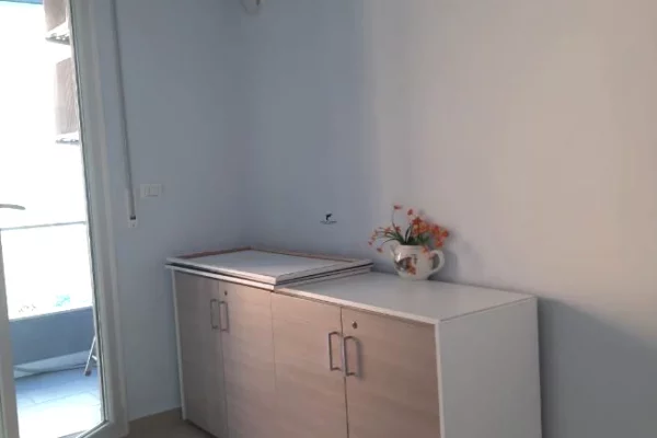 Business Property for Rent 3+1 in Tirana - 800 Euro