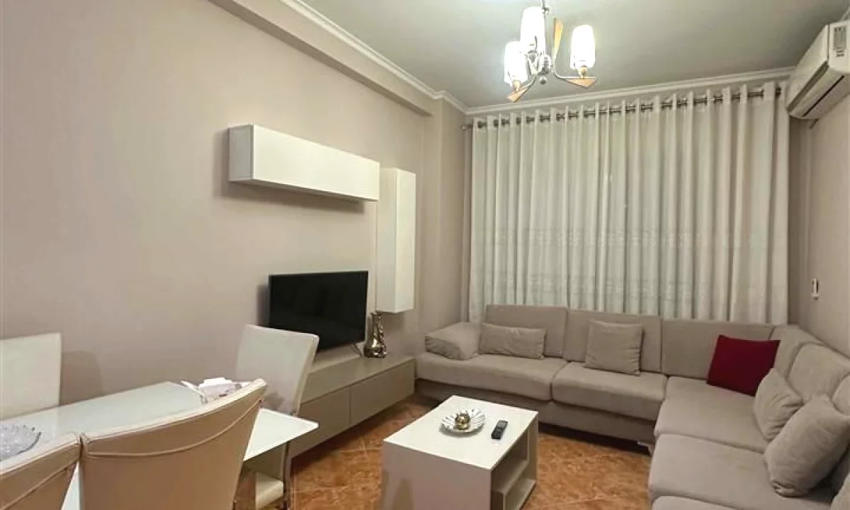 Shtepi me qera Apartament ne Tirane, 2+1, Mobilimi E mobiluar, Pagesa 800  Euro.