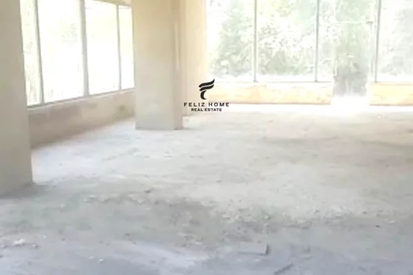 Business Property for Rent 4+1 in Tirana - 1,000 Euro