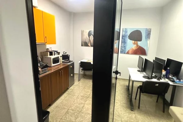 Business Property for Rent 3+1 in Tirana - 250,000 Euro