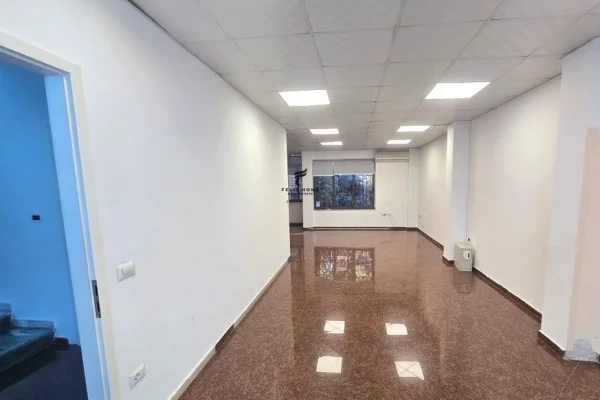 Business Property for Rent 3+1 in Tirana - 400,000 Leke