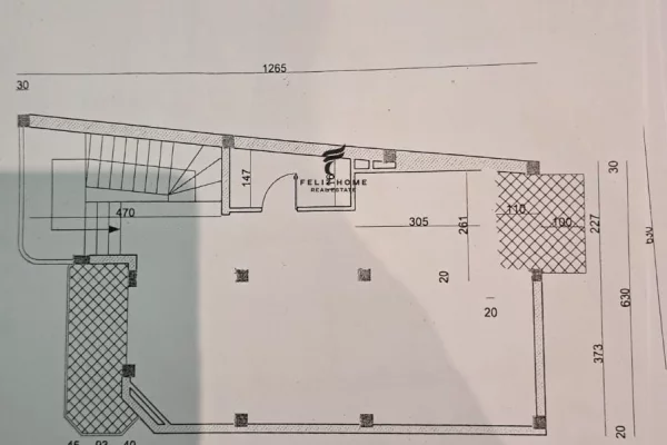 AMBIENT ME QERA 290 M2 RRUGA MYSLYM SHYRI 400.000 LEKE