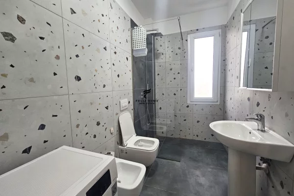 Shtepi me qera Apartament ne Tirane, 2+1, Mobilimi E mobiluar, Pagesa 700  Euro.