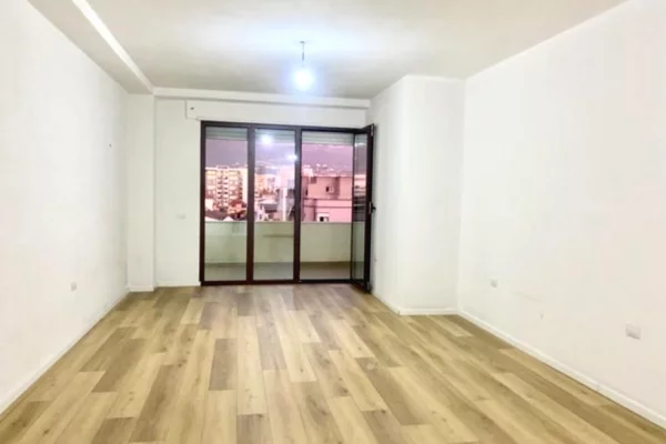 Business Property for Rent 3+1 in Tirana - 500 Euro