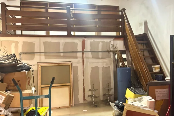 Business Property for Rent 3+1 in Tirana - 35,000 Leke