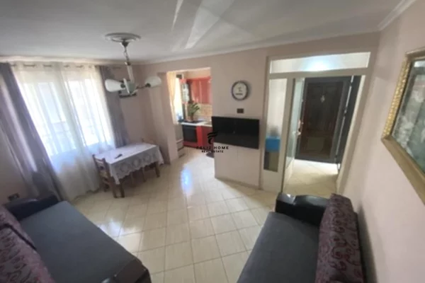 Shtepi ne shitje 1+1 ne Tirane - 83,000,000 Leke