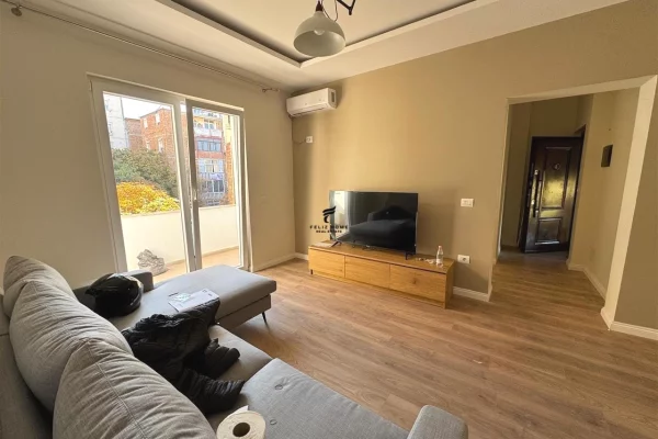 Shtepi me qera 1+1 ne Tirane - 650 Euro