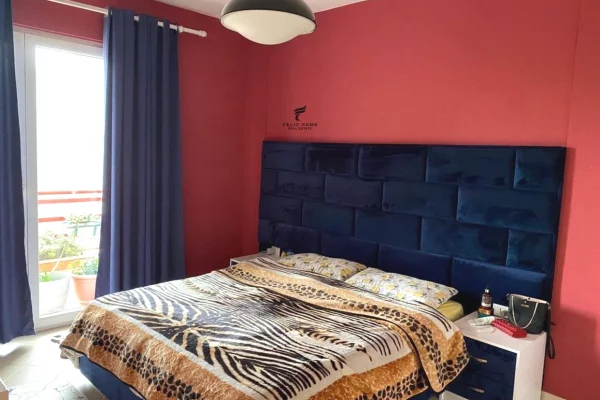 Shtepi ne shitje Apartament ne Tirane, 2+1, Mobilimi E mobiluar, Pagesa 154,000  Euro.