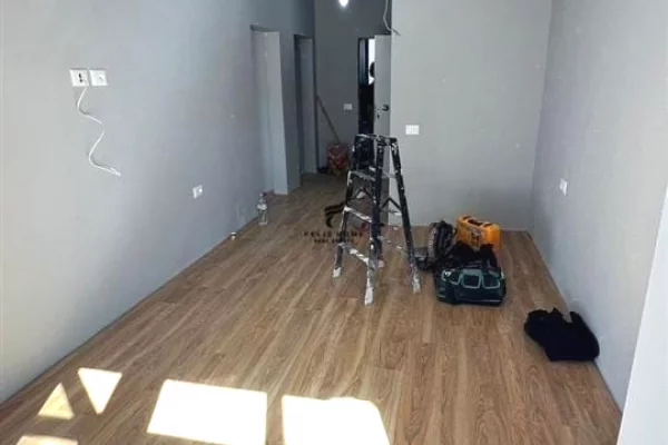 Business Property for Rent 3+1 in Tirana - 120,000 Leke