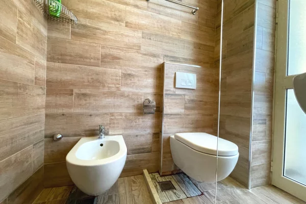 Shtepi me qera Apartament ne Tirane, 1+1, Mobilimi E mobiluar, Pagesa 600  Euro.