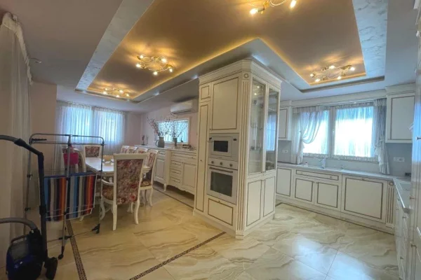 Shtepi ne shitje 4+1 ne Tirane - 440,000 Euro