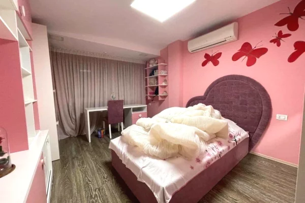 Shtepi ne shitje 4+1 ne Tirane - 440,000 Euro
