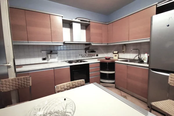 Shtepi me qera 2+1 ne Tirane - 90,000 Leke