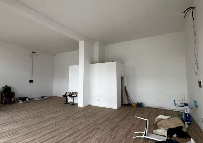 Ambient biznesi me qera 3+1 ne Tirane - 1,000 Euro