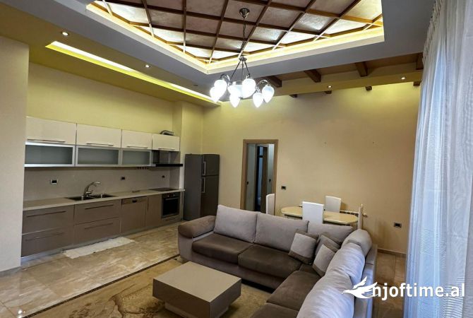 Shtepi me qera 2+1 ne Tirane - 1,000 Euro