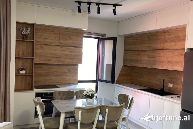 Shtepi me qera 2+1 ne Tirane - 800 Euro