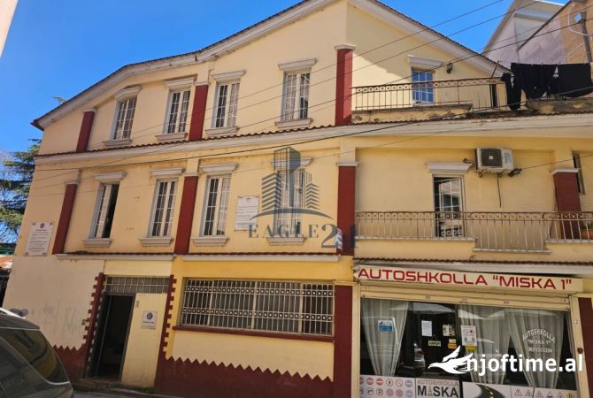 Ambient biznesi me qera 5+1 ne Tirane - 4,000 Euro