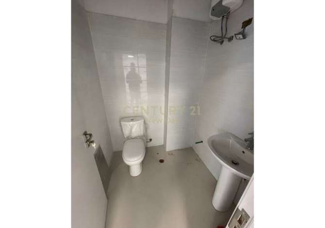 Ambient biznesi me qera 3+1 ne Durres - 700 Euro