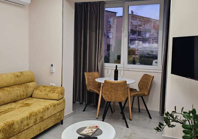 Shtepi me qera Apartament ne Tirane, Garsoniere, Mobilimi E mobiluar, Pagesa 450  Euro.
